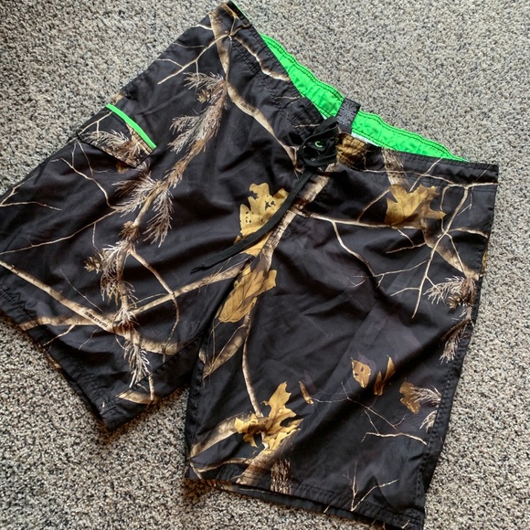 •Realtree• Camo Swim Shorts - Picture 1 of 10